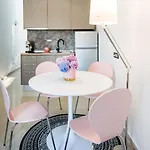 Lavica Seaside Apartments, *