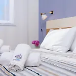 Lavica Seaside Apartments, * 포드스트라나