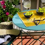 Lavica Seaside Apartments, * 포드스트라나