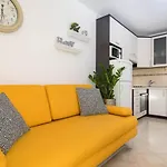 Lavica Seaside Apartments,