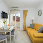 Lavica Seaside Apartments, 아파트 포드스트라나