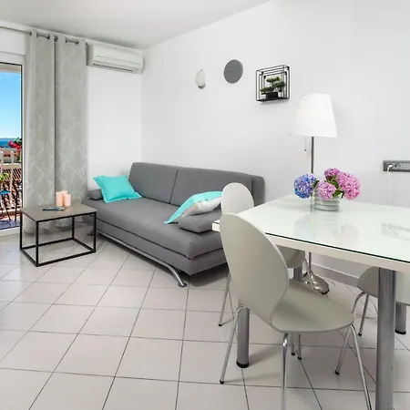 דירה Lavica Seaside Apartments,