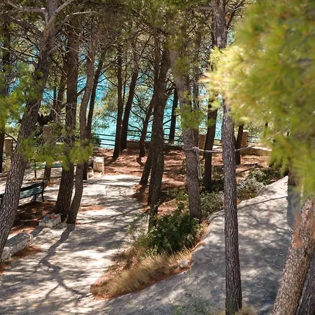 Lavica Seaside Apartments, * Podstrana