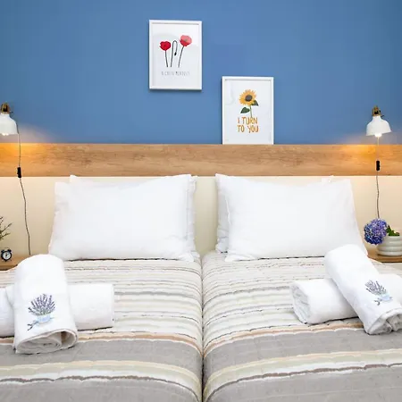 Lavica Seaside Apartments, *