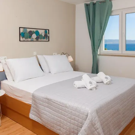 Lavica Seaside Apartments, * Podstrana