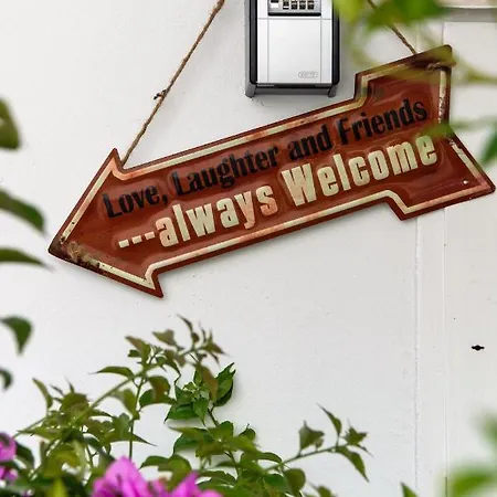 Lavica Seaside Apartments, דירה פודסטראנה