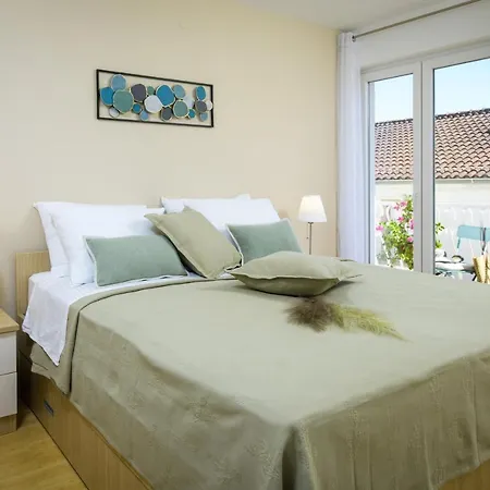 דירה Lavica Seaside Apartments, פודסטראנה