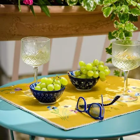 Lavica Seaside Apartments, דירה פודסטראנה