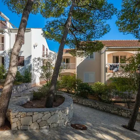 Lavica Seaside Apartments, * Podstrana