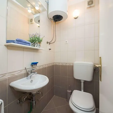 Lavica Seaside Apartments, * Podstrana