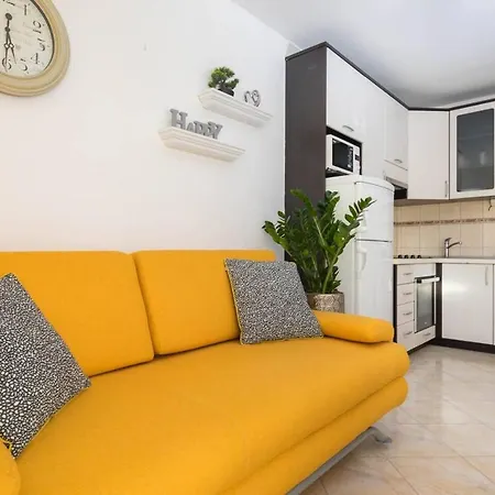 Lavica Seaside Apartments,