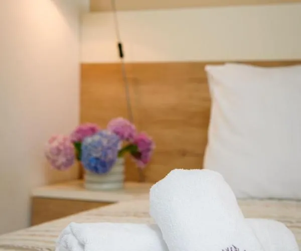 Lavica Seaside Apartments, *