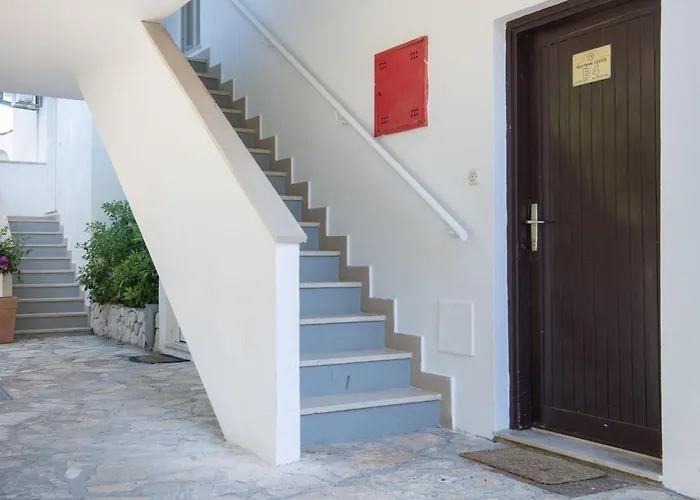 شقة Lavica Seaside Apartments, *