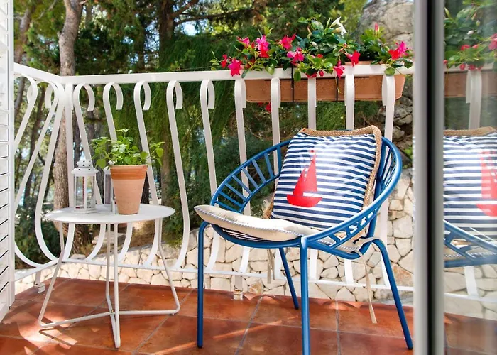 شقة Lavica Seaside Apartments, *