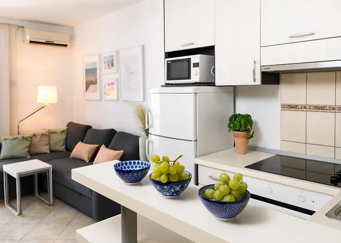 Lavica Seaside Apartments,