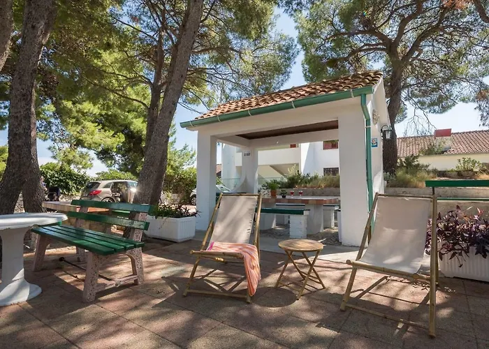 شقة Lavica Seaside Apartments,
