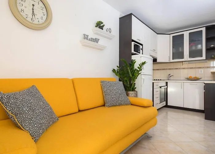 Lavica Seaside Apartments,